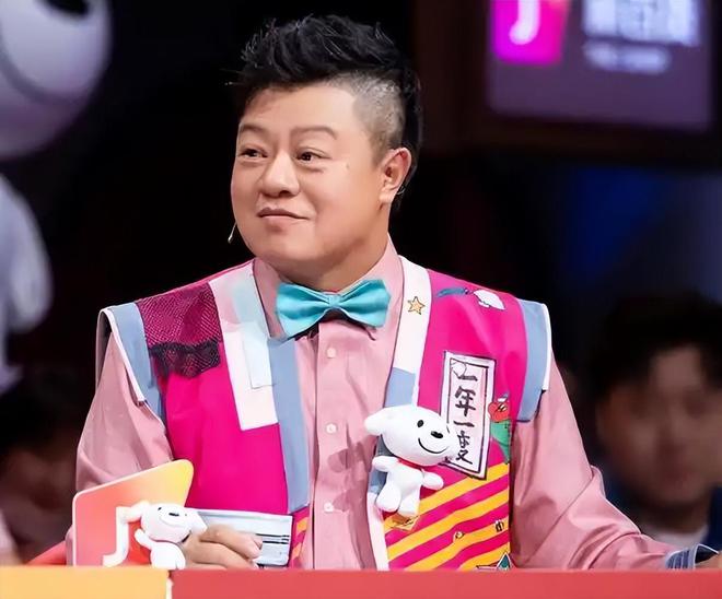 失败骂医生郭京飞立马“年轻”20岁j9国际站明星为美割眼袋：张蔷手术(图2)