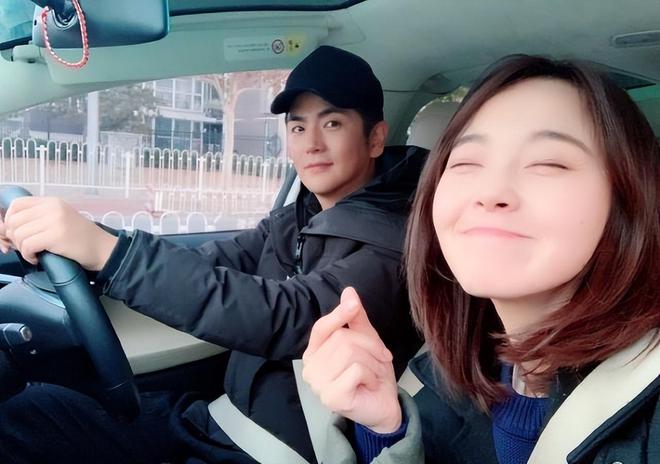 袜子、眼霜和护肤品都是张晓龙买的九游会张佳宁：我的运动裤、鞋子(图1)