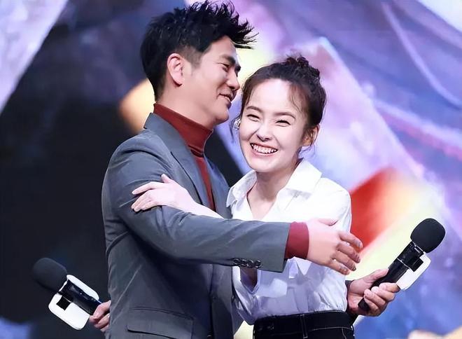 袜子、眼霜和护肤品都是张晓龙买的九游会张佳宁：我的运动裤、鞋子(图2)