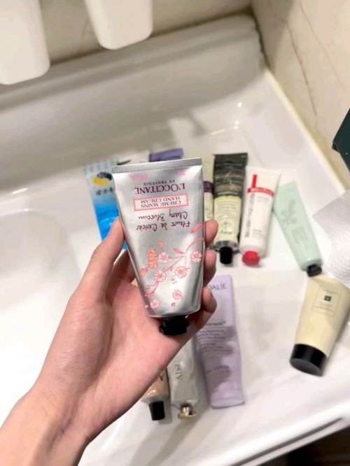 名分享精致女孩最爱的五款护手霜九游会j9登陆护手霜推荐第一(图7)