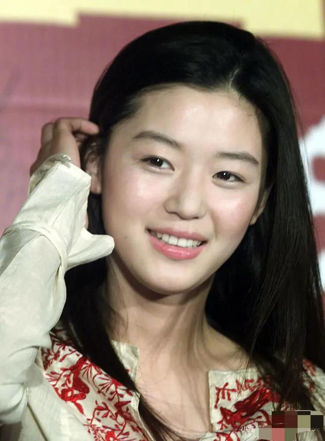 容颜皱纹明显有下垂有发腮女神有年龄感了九