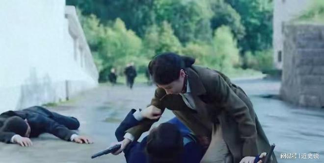 哭全网！舟山的解放多亏黎晴抓捕朱枫J9九游会《沉默的荣耀》结局反转看(图2)